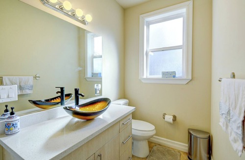 Federal Way House | Luxe Federal Way Rental - Walk to the Water!