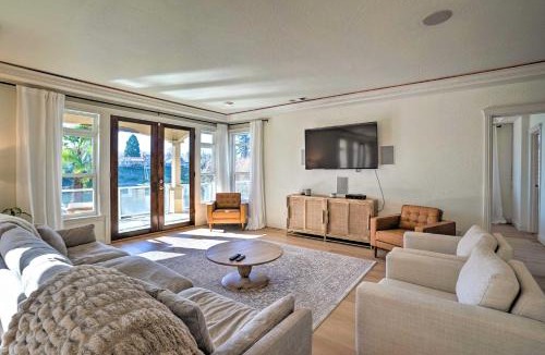 Grants Pass House | Luxe Getaway w/Riverfront Views in Grants Pass!