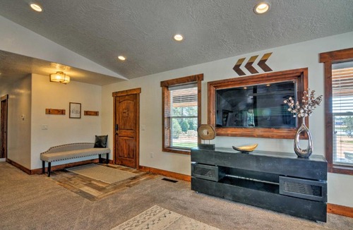 Bryce Canyon House | Luxe Home ~ 2 Mi to Bryce Canyon National Park!