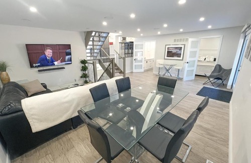 Hamilton Apartment | Luxe Home Near Limeridge - Sleeps 11 - Pool