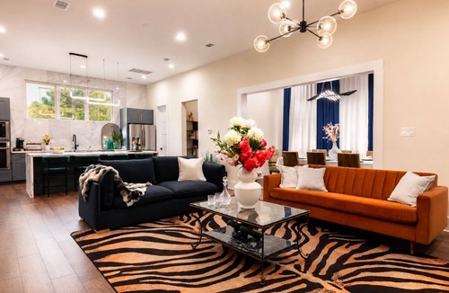 Washington Ave./ Memorial Park House | Luxe Home! Serene Rooftop·Garage·Pet-Friendly·HTX