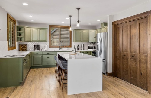 Ronald House | 🌄Luxe House - NEW game room, hot tub, firepit, private retreat 🌄