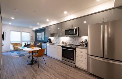 Walnut Creek Apartment | Luxe Kitchen & Bath gigabit WiFi Walker's Paradise W/D in unit King Bed