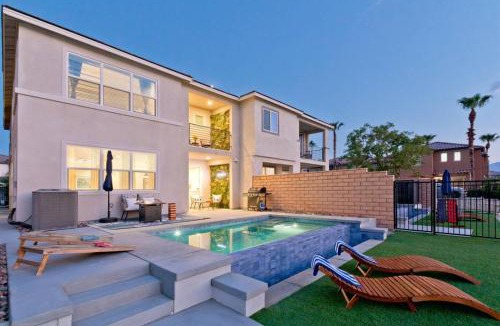 Terra Lago House | Luxe Lakefront Dream Villa: Heated Saltwater Pool