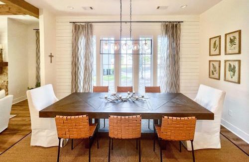 Dadeville House | Luxe Lakefront Getaway w/Porch + Water View!