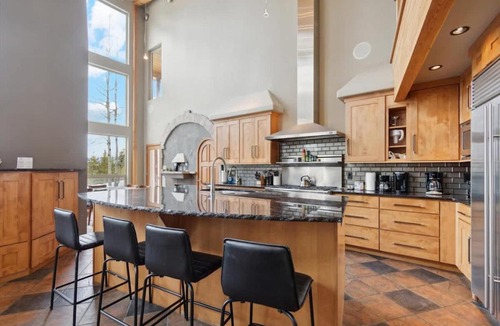 Granby House | Luxe & Leisure in Fairways- An Oasis in the Woods