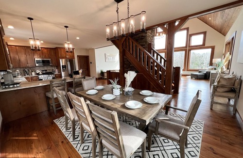Windham Ski Chalet | Luxe Lodge w/Mt View - Hot Tub, Fire Pit, Game Rm, 5 Min to Skiing