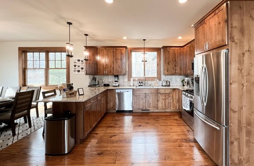 Windham Ski Chalet | Luxe Lodge w/Mt View - Hot Tub, Fire Pit, Game Rm, 5 Min to Skiing