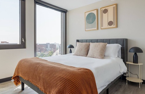 Illinois Medical District Apartment | Luxe Medical District 3BR w/ Gym, nr Hospitals, Parks & L, by Blueground