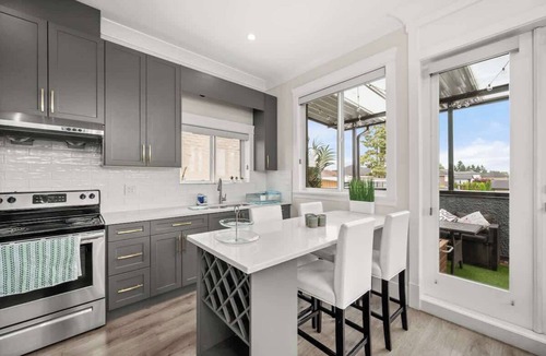 Richmond Apartment | Luxe Minimalist Glam 2-Bed Getaway + BBQ