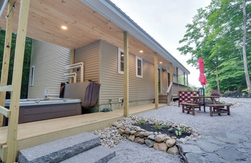 Intervale House | Luxe Mountain Escape ~ Sauna ~ Hot Tub ~ Pool Table ~Arcade Games~ Massage Chair