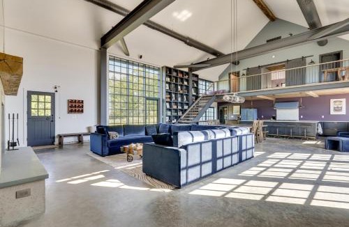 Hyde Park House | Luxe Mountain Getaway on Private Rd Near Rhinebeck