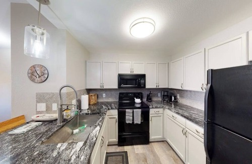 Edwards Condo | Luxe Mountain-View Ski Getaway | Next to Tranquil River | Pool, Hot Tub