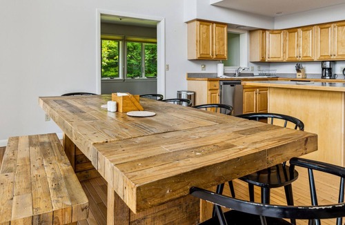 Quechee House | Luxe Mountainside Home with Panoramic Valley Views