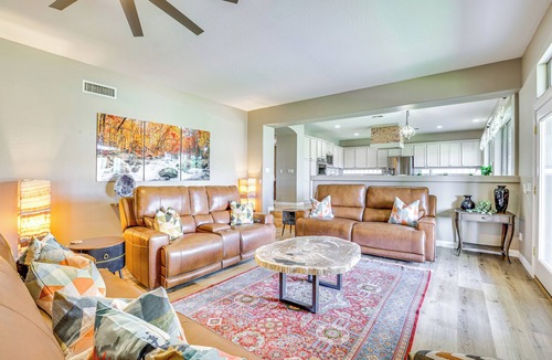 North Gateway House | Luxe Mtn-View Mansion w/Hot Tub in Phoenix!