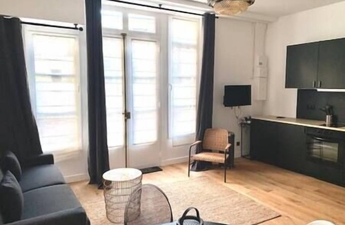 Saint-Thomas-d'Aquin Apartment | Luxe Parisien