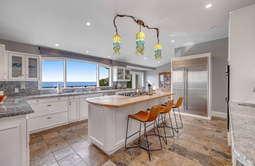 Mendocino House | Luxe Remodeled Oceanfront Home on the Bluff