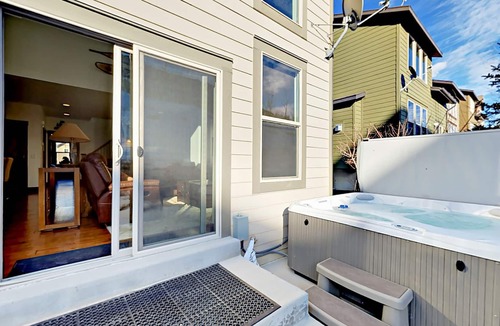 Park City House | Luxe retreat near the slopes and Main Street with private hot tub