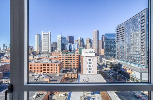 Fort Point Apartment | Luxe Seaport Studio w/ W/D, Gym, Outdoor Space, by Blueground