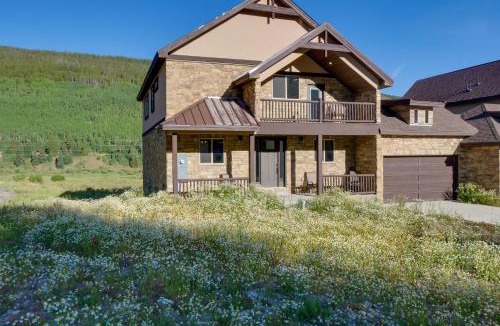 Blue River House | Luxe Ski Escape! Breck Home w/Hot Tub & Game Room