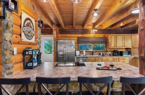 Shepherdsville Cabin | Luxe Speakeasy Cabin 5BR/3.5BA/Bourbon Trail/Hot Tub/Golf/Bernheim Forest