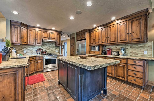 Twin Creeks House | Luxe Sun Valley Retreat w/Hot Tub, 3 Mi to Resort