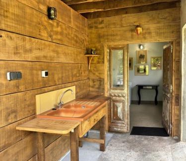 Saint-Sulpice-d'Excideuil Other | Luxe tent met goed bed, prive sanitair en laadpaal