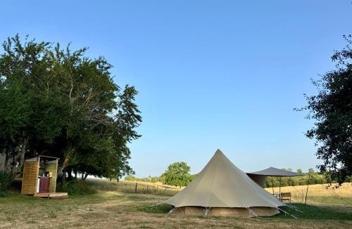 Saint-Sulpice-d'Excideuil Other | Luxe tent met goed bed, prive sanitair en laadpaal