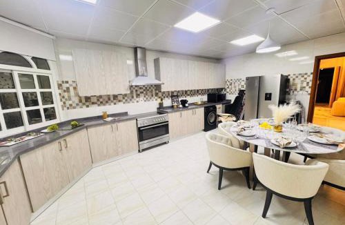 Jumeirah House | Luxe Villa