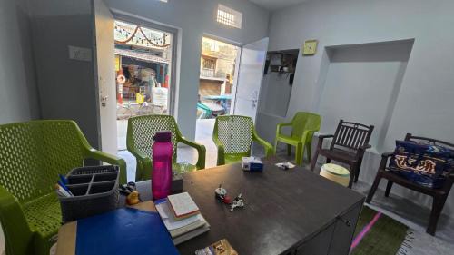 Varanasi Bed & Breakfast | Luxe Villa