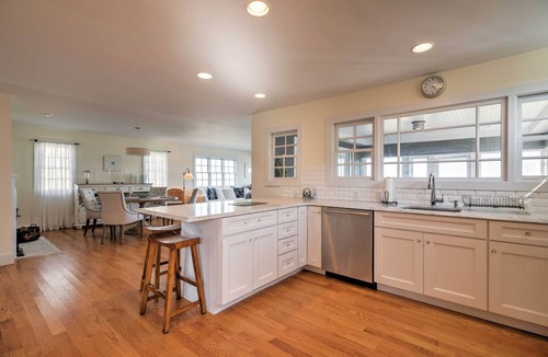 East Quogue House | Luxe Waterfront East Quogue Home w/Beach On-Site!
