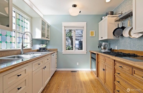 Bryn Mawr-Skyway House | Luxe Waterfront Estate Annex Hot Tub FIFA Ready