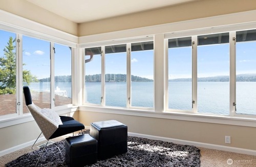 Bryn Mawr-Skyway House | Luxe Waterfront Estate Annex Hot Tub FIFA Ready