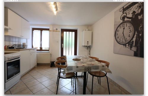 Luxeuil-les-Bains Apartment | Luxeuil center ⭐Calme⭐Parking⭐Idéal Curists/Professionals