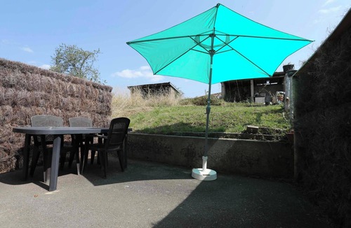 Luxeuil-les-Bains Apartment | Luxeuil center ⭐Calme⭐Parking⭐Idéal Curists/Professionals