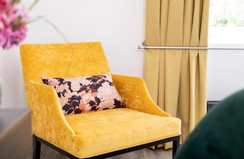 Karben Hotel | Luxstay Karben - Self-Check-In