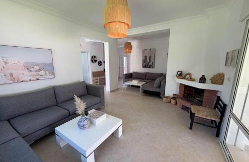 Briech Villa | Luxueuse Villa Bord de Mer Piscine Jardin Clim