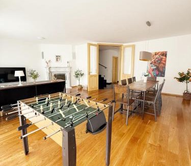 Schulenburg Villa | Luxuriöse Ferienvilla mit Garten, Gaming Zone & Netflix