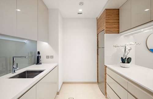 Jumeirah Lake Towers Apartment | Luxurious 1 BD in JLT with Modern Amenities