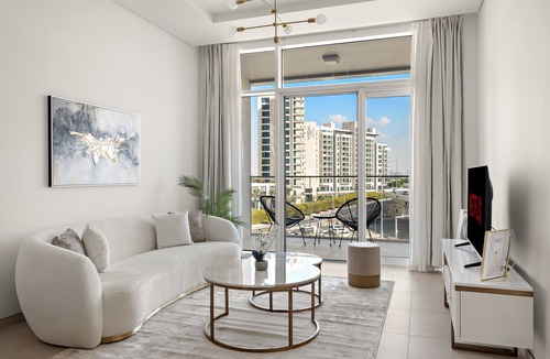 Jumeirah Lake Towers Apartment | Luxurious 1 BD in JLT with Modern Amenities