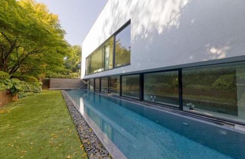 Ukkel Villa | Luxurious 1000m2 Villa with Garden and Pool