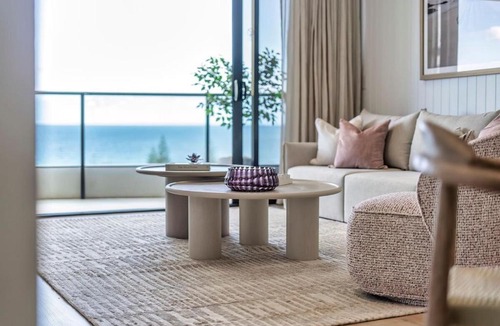 Broadbeach Apartment | Luxurious 2-Bed Designer Retreat at Oracle Resort