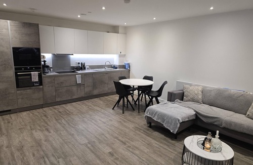 Gascoigne Apartment | Luxurious 2-Bed Haven in the Heart of Barking