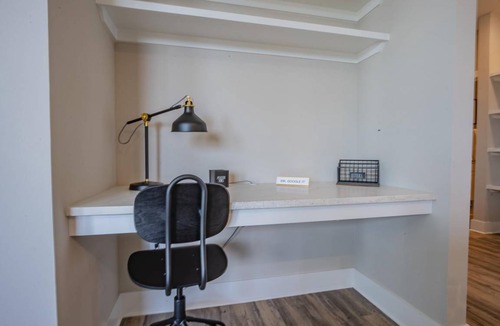 Summerhill Apartment | Luxurious 2 BR/2BR Downtown Apartment