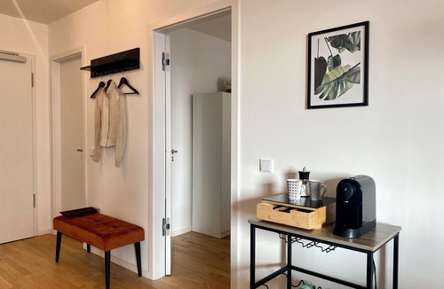 Schoenefeld Apartment | Luxurious 2-room apartment, WLAN, washing machine