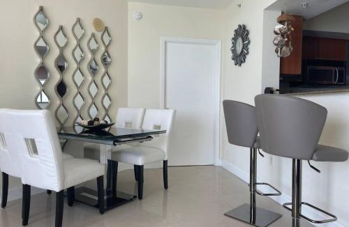 Sunny Isles Beach Apartment | Luxurious 2BD Condo with Direct Ocean Views & Resort Pool in Sunny Isles