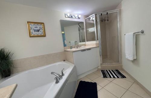 Sunny Isles Beach Apartment | Luxurious 2BD Condo with Direct Ocean Views & Resort Pool in Sunny Isles