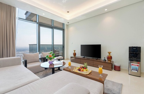 Business Bay Apartment | Luxurious 2BR Partial Burj View l King size Bed