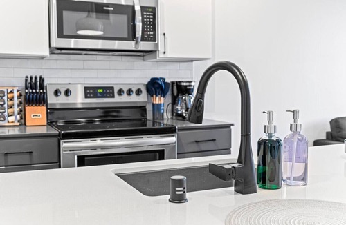 Carag Apartment | Luxurious 2BR Retreat near Downtown Roofdeck & Gym