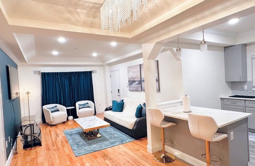 Lower Vailsburg Apartment | Luxurious 3-bedroom 2 bath near NYC train station, EWR